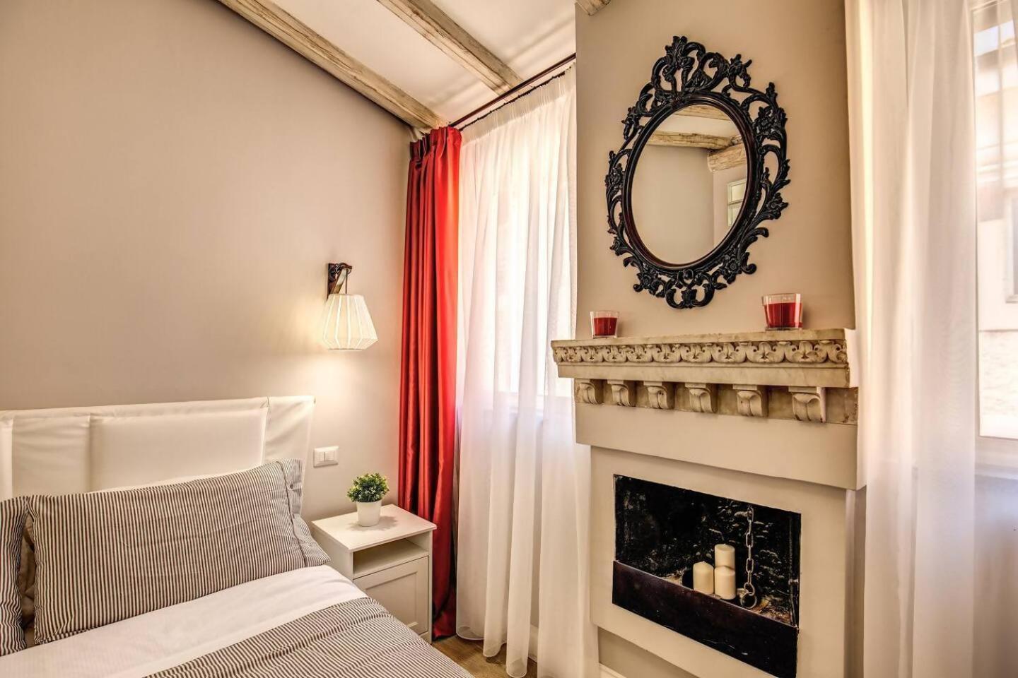 Attic With Terrace By Trevi Fountain Apartment Roma Exterior foto